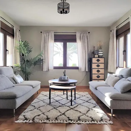 Boutique House, Colina Del Emperador * לה מנגה דל מר מנור